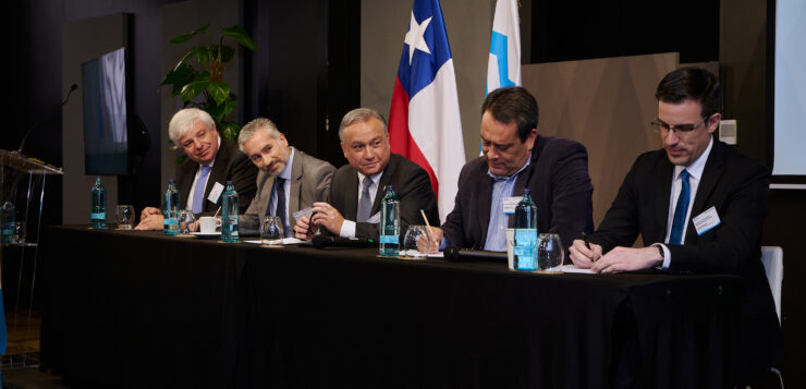 Puerto San Antonio y el Ministerio de Transportes y Telecomunicaciones realizaron exitosa reunión en Madrid con empresas interesadas en construir el Puerto Exterior