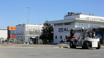 Puerto Valparaíso y ZEAL firman acuerdo que permitirá mejorar competitividad de terminales