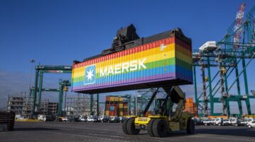 Contenedor arcoíris de A.P. Moller – Maersk llega a Chile
