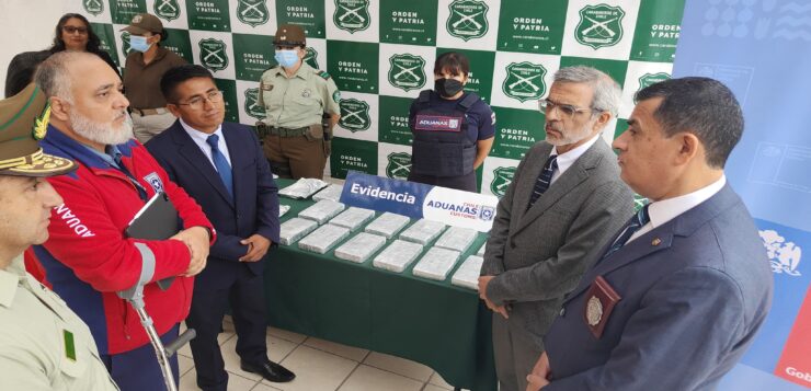 Con camión escáner de Aduanas descubren 34 kilos de drogas ocultas en vehículo de pasajeros