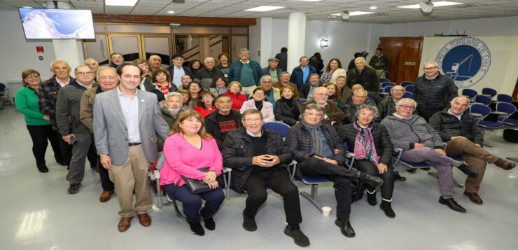 Puerto Valparaíso presenta su plan de expansión a ex trabajadores de Emporchi
