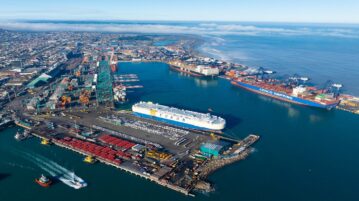 Puerto San Antonio registra alza de 10,2 % en TEU movilizados durante los primeros cuatro meses de 2025 y destaca la importancia de sumar dos nuevos servicios navieros