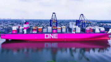 El buque ONE Sparkle arribó a TPG en su viaje inaugural, marcando un hito para el comercio marítimo de Guayaquil