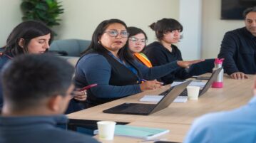 Puerto San Antonio incorpora a almacenes extraportuarios a la Mesa de Coordinación Logística Terrestre y avanza en la programación del ingreso de carga en el tercer turno