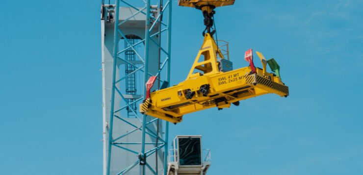 Tmaz incorpora nuevos spreaders para seguir impulsando la eficiencia de sus operaciones