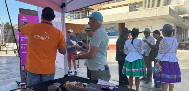 Más de 700 turistas del Crucero Azamara conocieron los atractivos de Arica y Parinacota