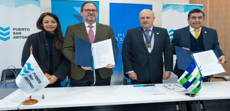 CAF y Empresa Portuaria San Antonio firman crédito por US$50 millones para iniciar las obras habilitantes del Puerto Exterior