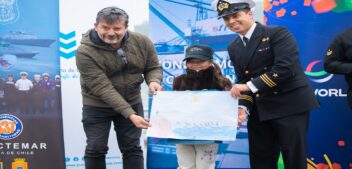 Puerto San Antonio, Armada y concesionarios hicieron que estudiantes pintaran el Mes del Mar